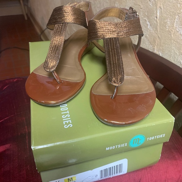 Summer sandals - Picture 2 of 2